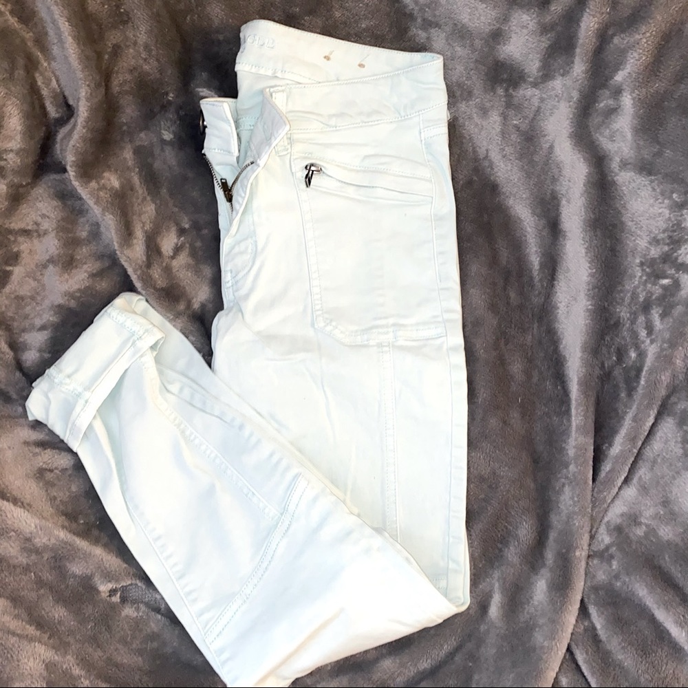 Baby blue AE High ride Jeans!